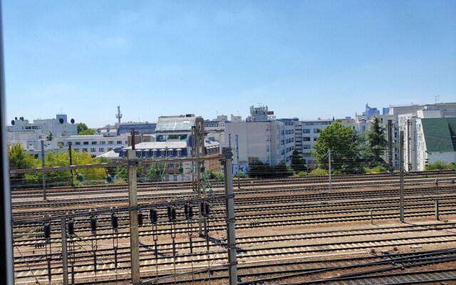 2 rooms flat Clichy Levallois