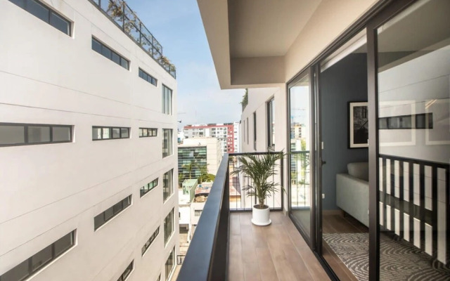 w Elegant 2BR in the Heart of Miraflores
