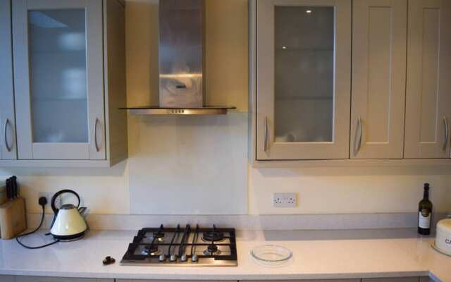 Stunning and Spacious 3 Bedroom House With Garden
