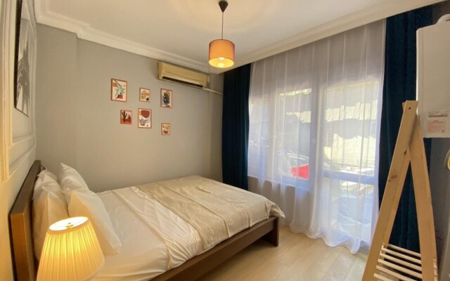 Charming Flat With Balcony in Sinanpasa Besiktas