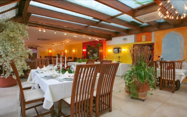 Familienhotel Friedrichshof GmbH