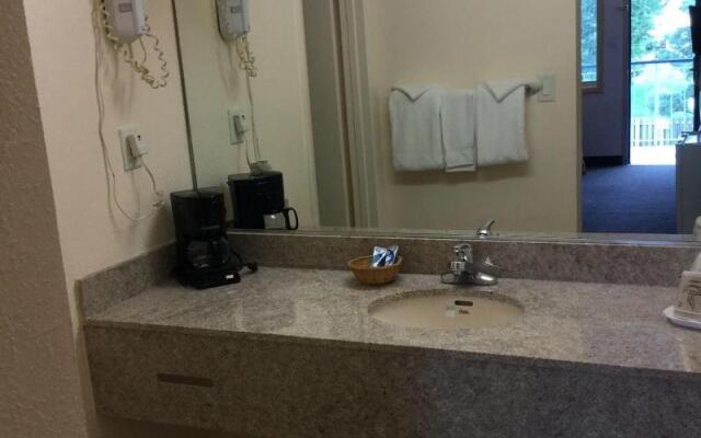 Belmont Inn & Suites