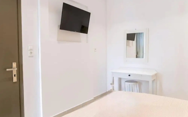 1 Bedroom Apartment Lambisea