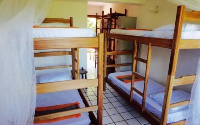 Novos Baianos Hostel e Suites