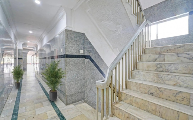 Capital O 93138 Rayan Plaza