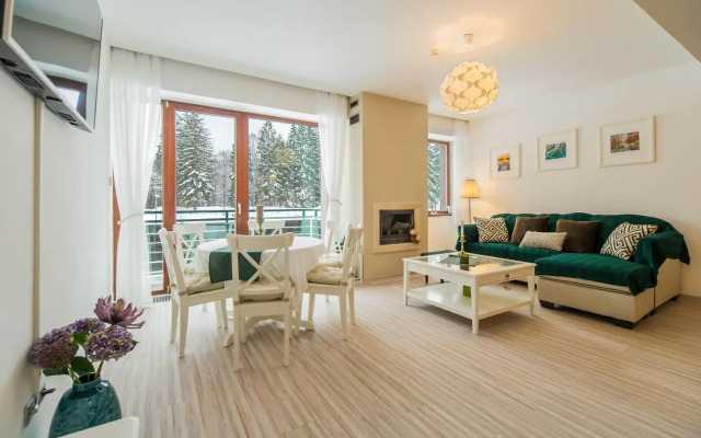 Charming 2-Bedroom, Silver Mountain, A Building