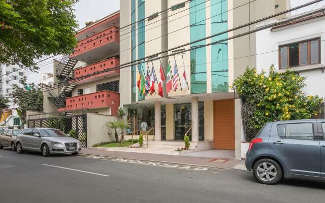 Embajadores Hotel