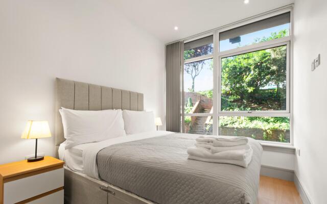 Comfy One Bed Apartment in Broad House, Harrow