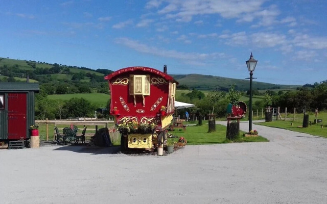 Rosie Traditional Gypsy Wagon