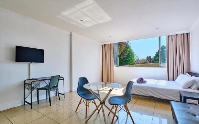 Inn & Out Sandton Park