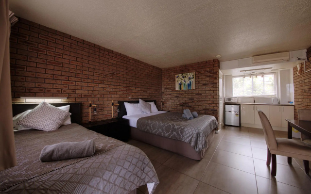Tuncurry Motor Lodge – Guest Rooms – Tuncurry