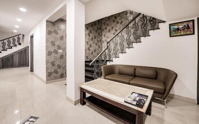 Collection O 77161 Shalimar Bagh