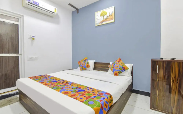 Fabexpress Anandam Palace Guest House