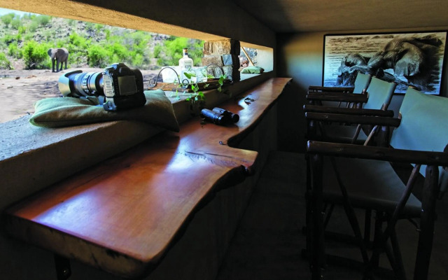 Tuningi Safari Lodge