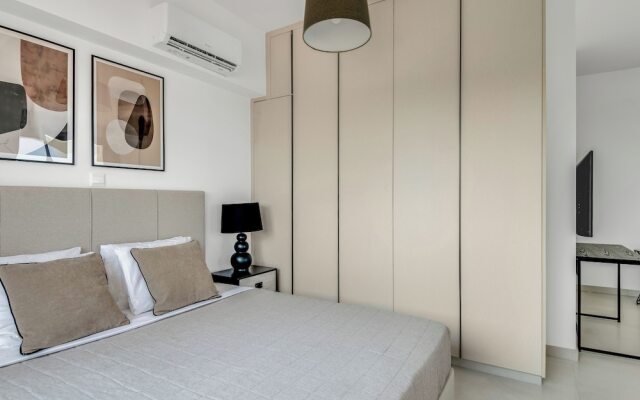 Sanders Elgio - Charming Studio With Balcony