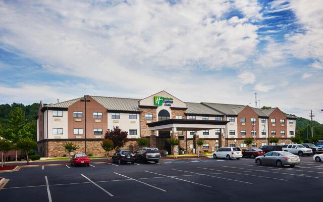 Holiday Inn Express & Suites Birmingham South - Pelham, an IHG Hotel