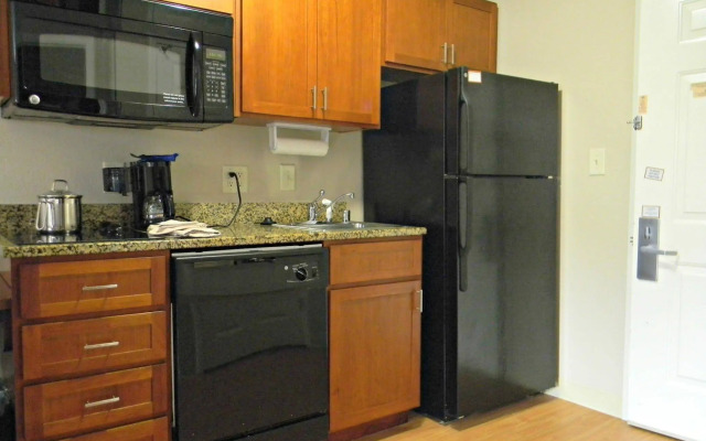 Candlewood Suites Lexington by IHG