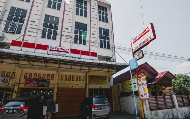 RedDoorz @ Jalan Japaris Medan