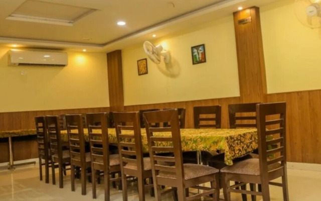 Anroute Stays122- Shastri Nagar Thatipur