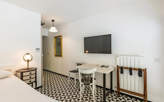 Villa Pera Suite Hotel