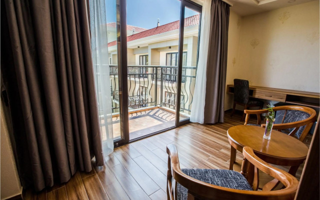 Costa Palawan Resort
