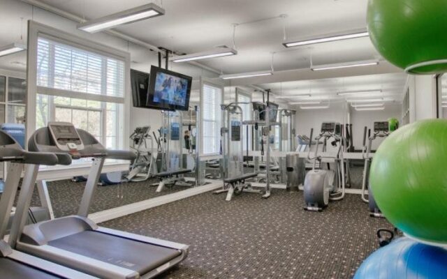 Global Luxury Suites at Town Center