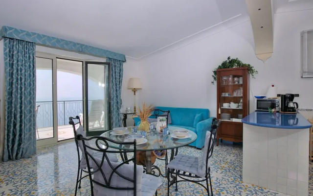 Apartment near Praia with Large Terrace & Spectacular Views