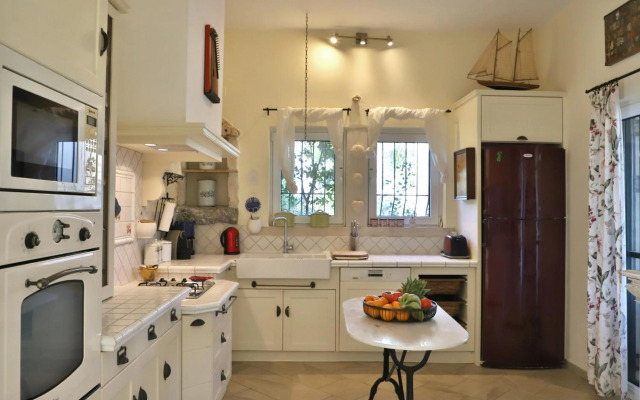 Olive House Traditional Villa with Pool