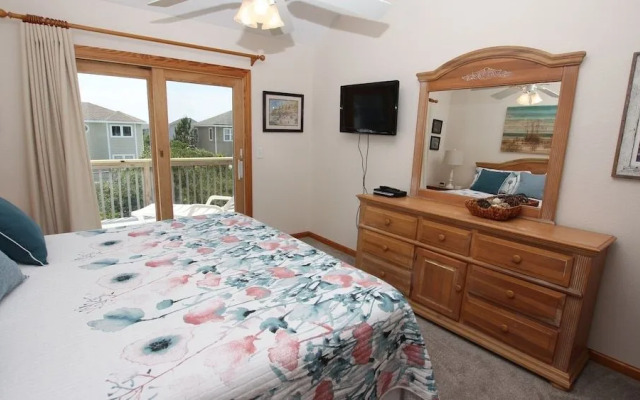 The Green Wave Home by RedAwnin