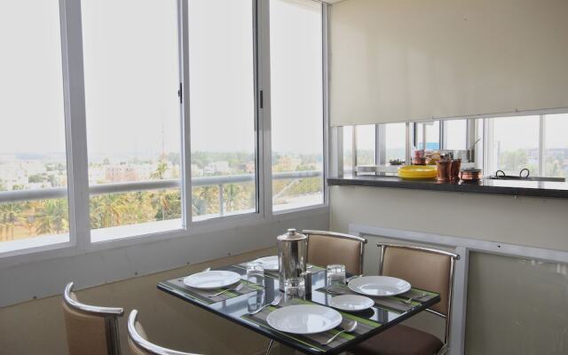 Golden Amulya Rest Wings