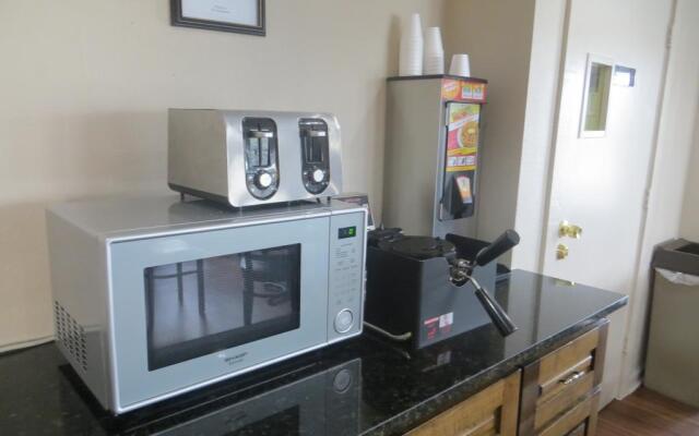 Americas Best Value Inn Austin University