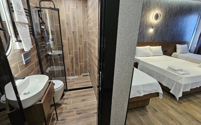 Rever Hotel