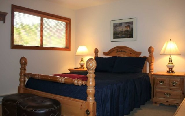 Rainbow Villas 1 Charming Boutique Complex, Dual Master Suites, Forest Mountain Views by Redawning