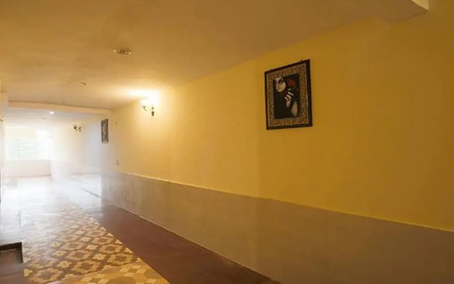 Fabhotel Lazeeno