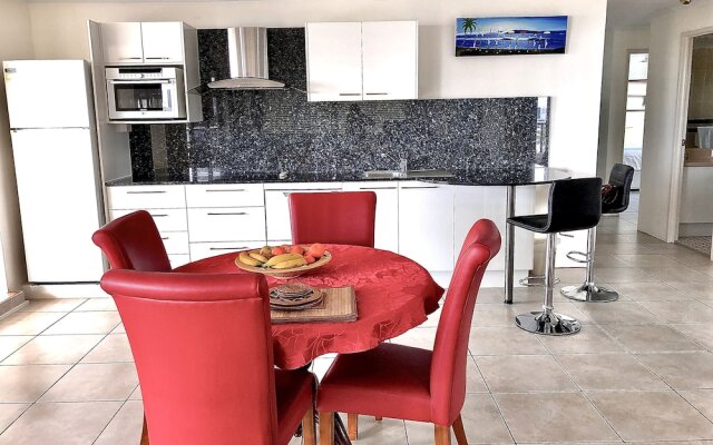 Cairns Apartment Esplanade Ocean Views