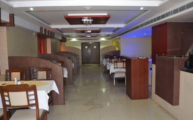 OYO 740 Hotel Suravi