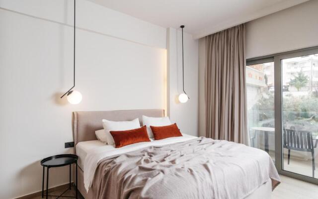 The City Hotel & Suites