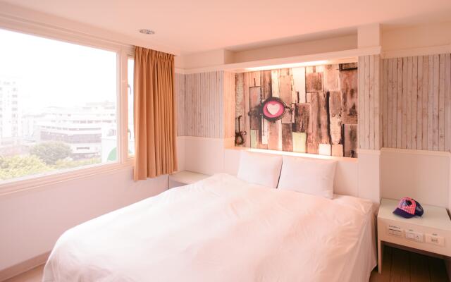 Kiwi Express Hotel - Zhong Zheng Branch