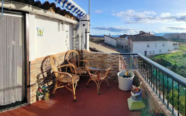 2bed Traditional Apt - Private Balcony - Fuenmayor