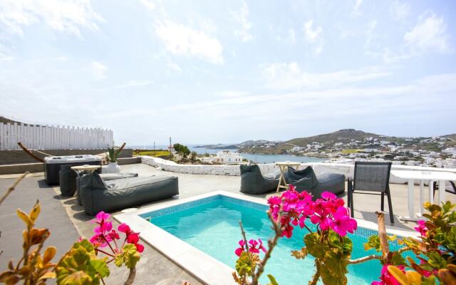 Anixi Lounge Suites - Adults Only