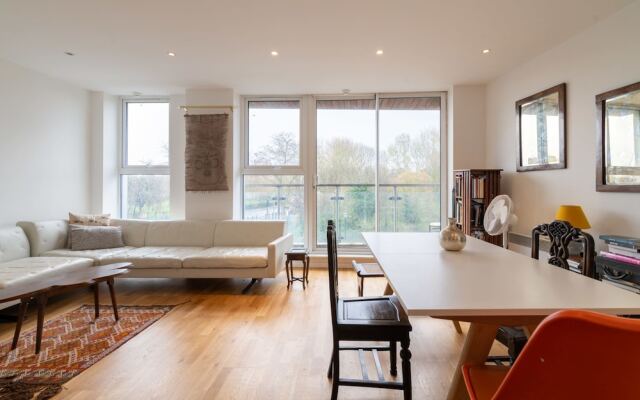 Regent's Canal View Apartment