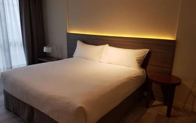 Olmos Suites