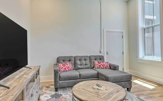 Contemporary Cincinnati Condo - Pets Allowed!