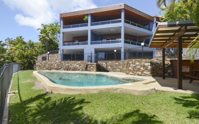 Whitsunday Harbour Apartments