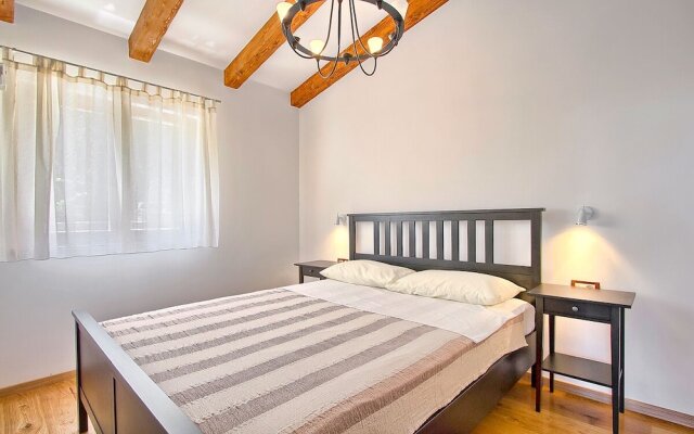 Holiday House in Pula 30 m From the sea
