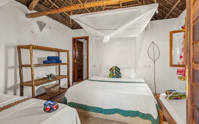 Shanuo Beach Bungalows