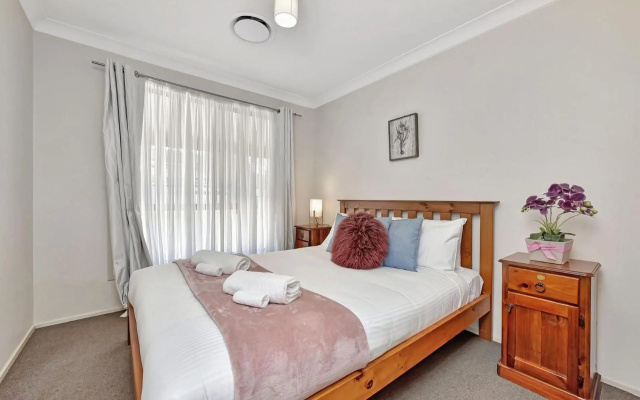 Clydesdale Cottage on Talga with real Clydesdale Horses – Guest Rooms – Rothbury