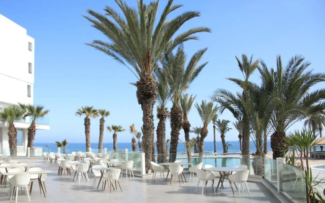 Blue Beach Golf and Spa