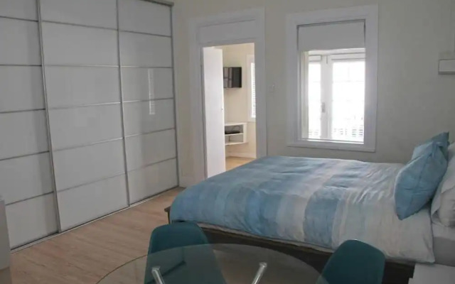 Smugglers Inn Studio Apartments