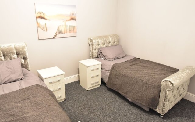 Spacious Holiday Home in Coventry Near Coventry University